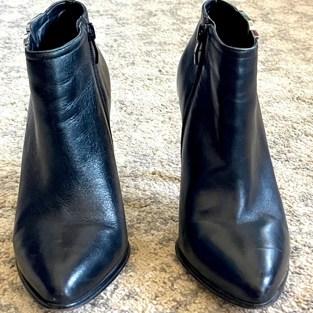 VINCE CAMUTO LEATHER BLACK ANKLE BOOTS WITH GOLD ACCENT - Picture 2 of 7